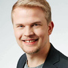 Jaan Siitonen jobbar som politiskt sakkunnig vid Svenska Bildningsförbundet.

