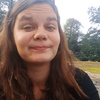 Rebecca Ahlbäck studerar nordiska språk och litteratur vid Helsingfors universitet.