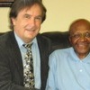 Tor G. Gull och ärkebiskop emeritus Desmond Tutu.