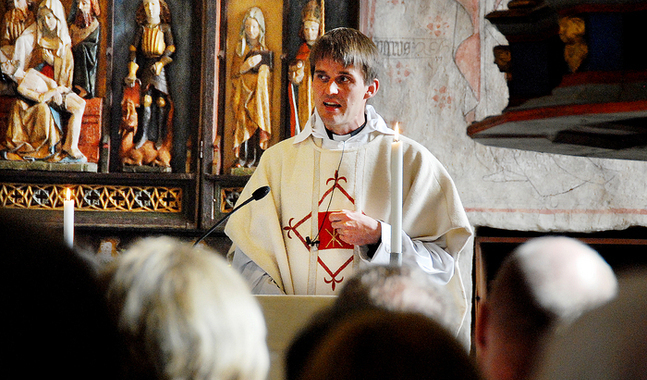 Kyrkoherde Jon Lindeman i Finström-Geta säger att ett eget ledningsorgan för de åländska församlingarna är en hjälp också för domkapitlet i Borgå. FOTO: ERKKI SANTAMALA