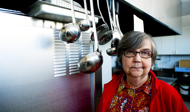 Ulla dönsberg har som pensionär tillbringat mycket tid i olika kök. Kanske en motvikt mot de fyrtio åren av  klientsamtal i arbetslivet, funderar hon.