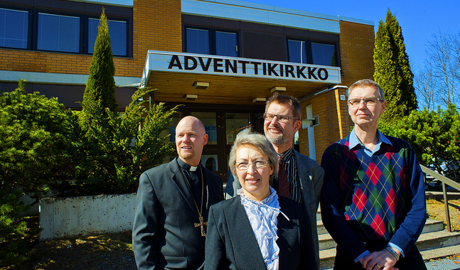 Sackeusgemenskapen hyr sedan många år in sig i Adventskyrkans lokaliteter i Björneborg. Arrangemanget är vanligt bland de konservativa gudstjänstgemenskaperna vilkas präster är anställda av Lutherstiftelsen. FOTO: Rolf af Hällström
