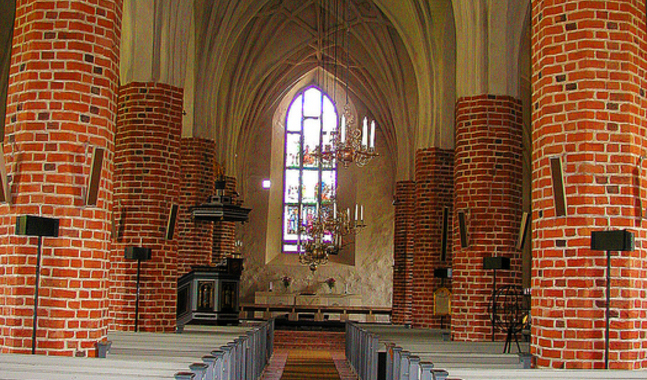 Marianne Sundroos och Antti Kuokkanen planerar sommarens storsatsning: En kyrkoopera i Kimiti Kyrka. FOTO: KP-arkiv