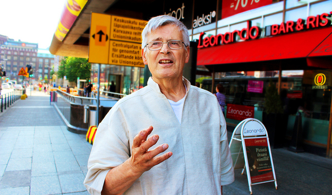 Narcissistiska personligheter kan bli farliga för att de inte erkänner några gränser, säger Raimo Mäkelä som bland tjugotalet andra verk skrivit två böcker om narcissism. FOTO: Rolf af Hällström