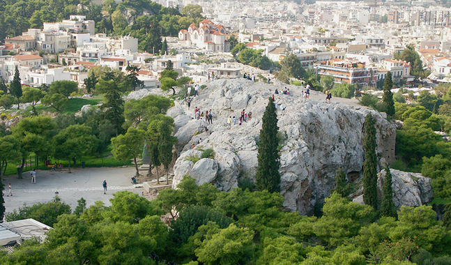Areopagrådet sammanträdde på den här kalkstensklippan i Aten. Här talade Paulus till filosoferna.