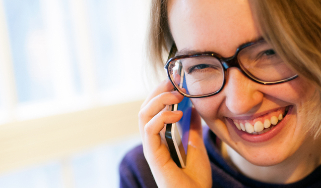 Liisa Mendelin tror inte att de människor som jobbar med att framställa smarttelefoner i utvecklingsvärlden har ett fritt val. 