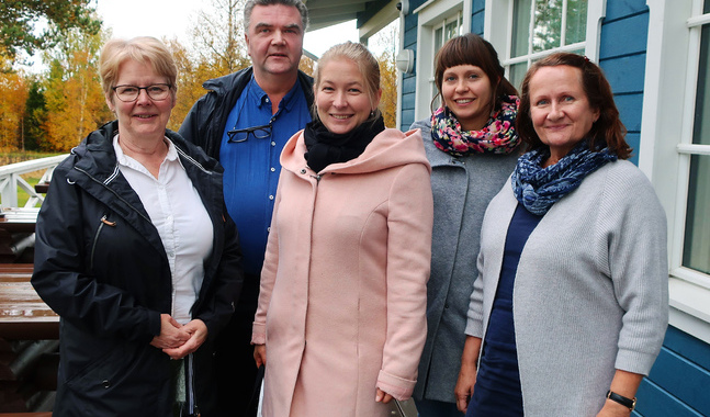 Diakoniarbetarna i Korsholm
Från vänster: Nina Andrén, 
Leif Galls, Hanna-Maria Hakala, Sandra Mörk och Gun-Lis Landgärds.