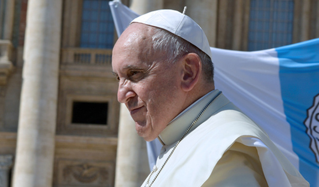 Påve Francikus senaste drag är att sammankalla biskopar till möte kring övergreppsskandalerna.