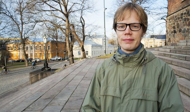 Josef Forsling med familj är aktiva i Evangeliska Frikyrkan i Stockholm. Bilden är tagen vid domkyrkan i Åbo.