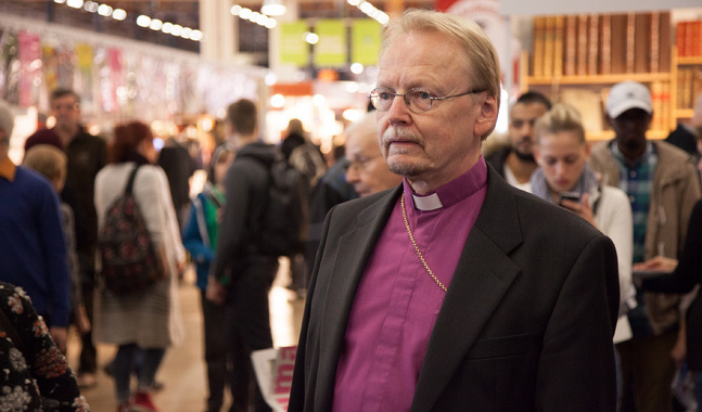 Prästens uppgift är att tjäna människor, inte sina egna eller andras kyrkopolitiska mål, menar ärkebiskop Kari Mäkinen.