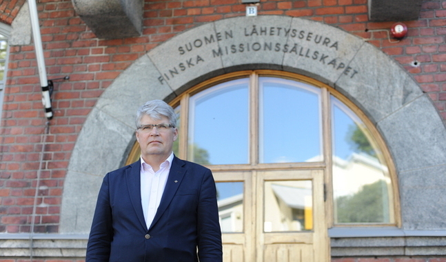 Rolf Steffansson vid Finska Missionssällskapet är bekymrad över hur utvecklingsmålen ska kunna nås när medborgarorganisationerna måste skära.