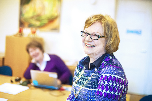 Marja Pesonen vid Kyrkostyrelsen har länge arbetat med mentorskap inom den finska församlingsverksamheten. Hon vet att konceptet fungerar.