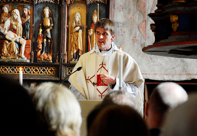 Kyrkoherde Jon Lindeman i Finström-Geta säger att ett eget ledningsorgan för de åländska församlingarna är en hjälp också för domkapitlet i Borgå. FOTO: ERKKI SANTAMALA