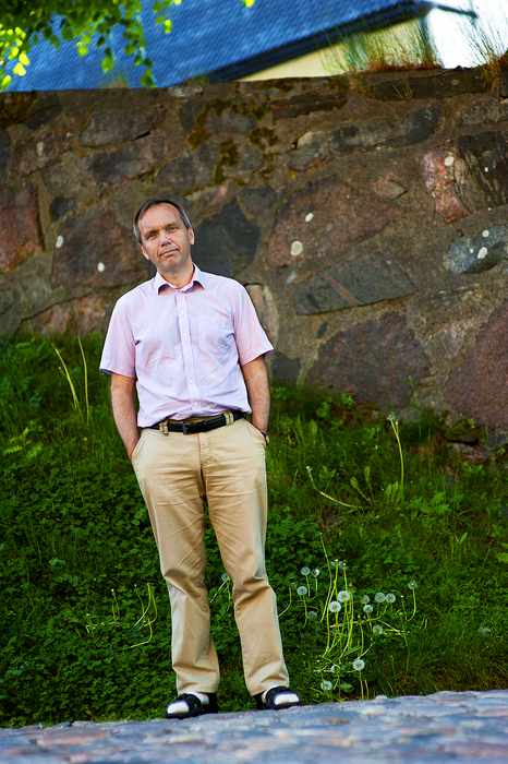 Efter fyra år som biskop säger Björn Vikström att han börjat förstå vad biskopens jobb går ut på. FOTO: Christa Mickelsson