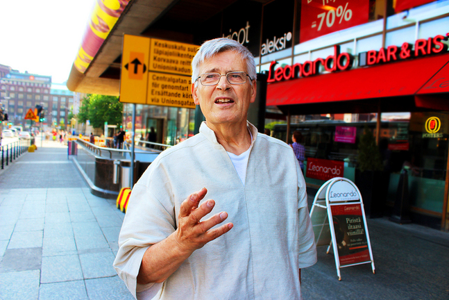 Narcissistiska personligheter kan bli farliga för att de inte erkänner några gränser, säger Raimo Mäkelä som bland tjugotalet andra verk skrivit två böcker om narcissism. FOTO: Rolf af Hällström