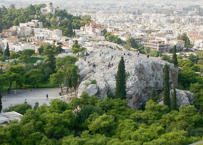 Areopagrådet sammanträdde på den här kalkstensklippan i Aten. Här talade Paulus till filosoferna.