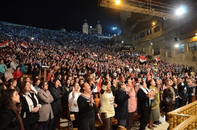 Efter revolutionen har SAT-7 årligen televiserat en bönenatt för Egypten i klippkyrkan i slumstaden Mokattam i Kairo. 70 000 egyptier deltog senast och evenemanget väckte stor medial uppmärksamhet.
