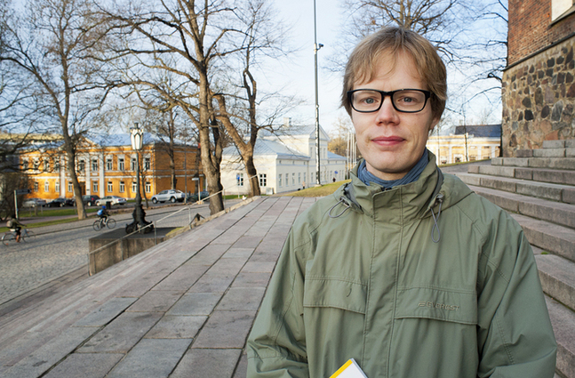 Josef Forsling med familj är aktiva i Evangeliska Frikyrkan i Stockholm. Bilden är tagen vid domkyrkan i Åbo.