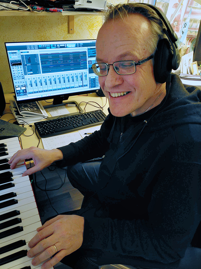 Cay-Håkan Englund har bearbetat svåra upplevelser med hjälp av musik. (Foto: Privat)