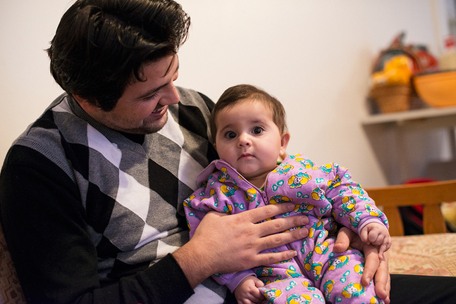 Dottern Eva föddes i Jordanien den 8 juli. Fyra månader senare kom familjen till Finland.
