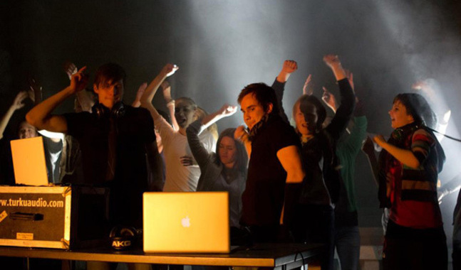 Dance+Pray är den första mässan med elektronisk musik i Finland.