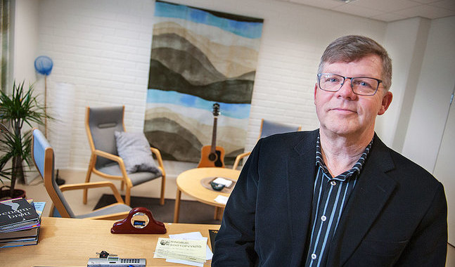 Jan-Erik Nyberg  vid familjerådgivningen i Jakobstad säger att kyrkans familjerådgivning har .