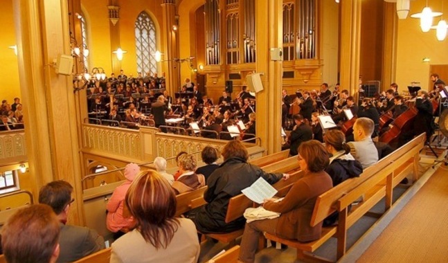 Jesu lidande och Marias sorg är tema i passionsmusiken som fyller kyrkorna inför påsk.