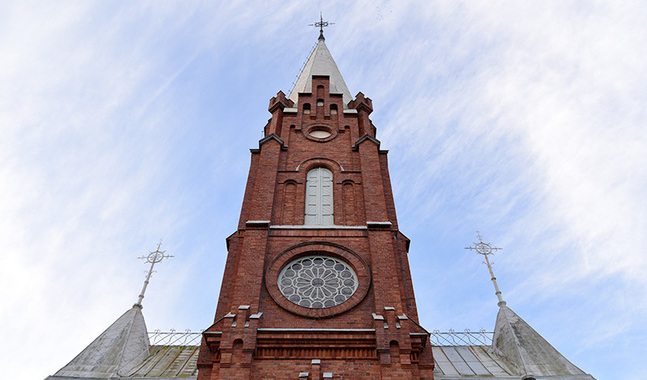 En debatt om homosexualitet har lett till kritikstorm mot prästerna i Kristinestad.