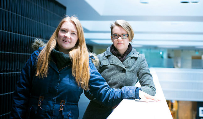 Det måste bli lättare för unga vuxna som flyttar ofta att påverka i kyrkan, menar NAVI-medlemmarna Tanja Holm och Katri Malmi. 