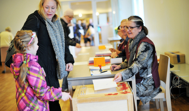 Vallokalerna stod öppna mellan klockan 11-20. 