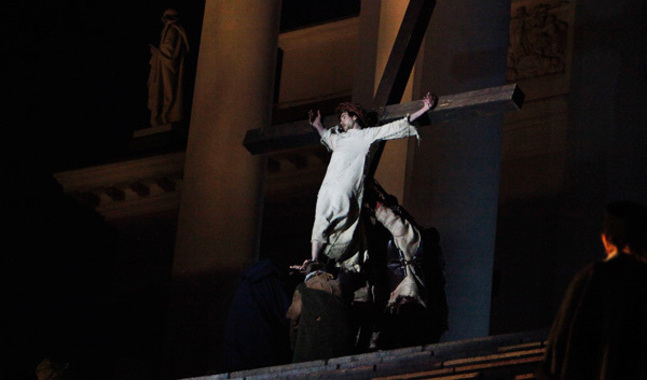 Via Crucis i Helsingfors är en av långfredagens passionsvandringar.